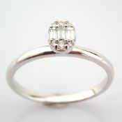 Certificated 14K White Gold Diamond Ring
