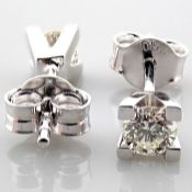 Certificated 18K White Gold Diamond Earring