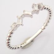 Certificated 14K White Gold Diamond Ring