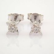 Certificated 14K White Gold Diamond Earring