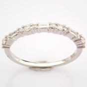 Certificated 14K White Gold Diamond Ring