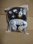 2x retro gaming controllers RRP £25 Grade U.