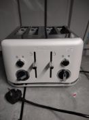 Breville 4 slice toaster RRP £40 Grade U.