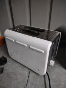 Dualit white 2 slice toaster RRP £59.99 Grade U.