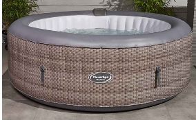 (2L) 1x CleverSpa Florence 6 Person Hot Tub RRP £560. Unit Powers On & Inflates. Lot Contains Cove