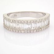 IDL Certificated 14K White Gold Baguette Diamond & Diamond Ring (Total 1.22 Ct. Stone)