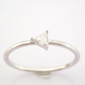 IDL Certificated 14K White Gold Diamond Ring (Total 0.1 Ct. Stone)