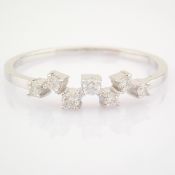IDL Certificated 14K White Gold Diamond Ring (Total 0.14 Ct. Stone)