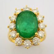 IDL Certificated 18K Yellow Gold Emerald & Diamond Ring (Total 7.87 Ct. Stone)