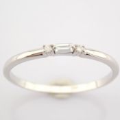 IDL Certificated 14K White Gold Baguette Diamond & Diamond Ring (Total 0.05 Ct. Stone)
