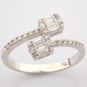 IDL Certificated 14K White Gold Baguette Diamond & Diamond Ring (Total 0.2 Ct. Stone)