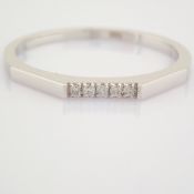 IDL Certificated 14K White Gold Diamond Ring (Total 0.02 Ct. Stone)