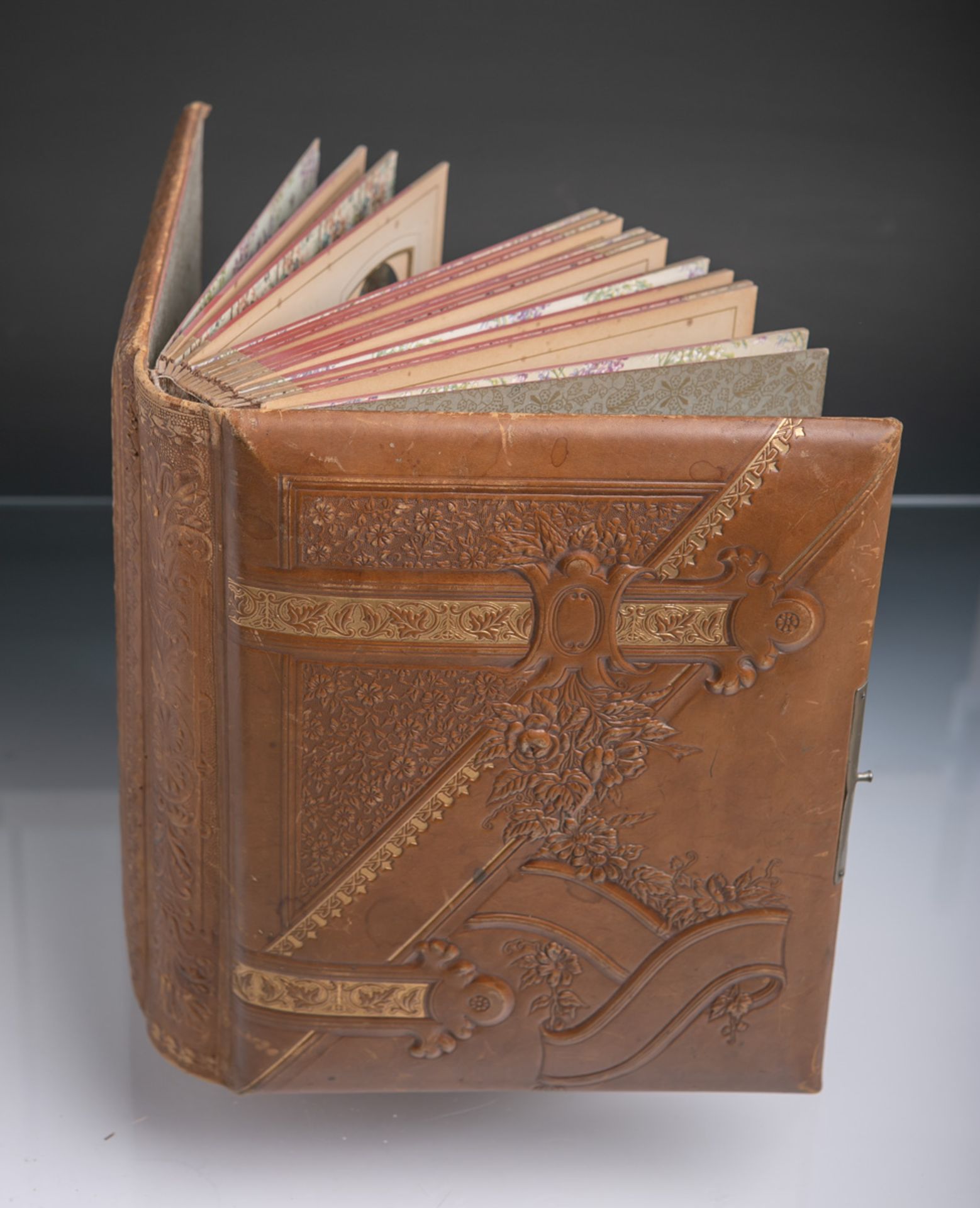 Antikes Fotoalbum (um 1900) - Bild 2 aus 2