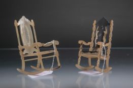 2x Miniatur-Schaukelstühle (wohl um 1900)