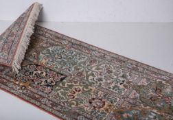 Kl. Seidenbrücke m. Pflanzenmotiven