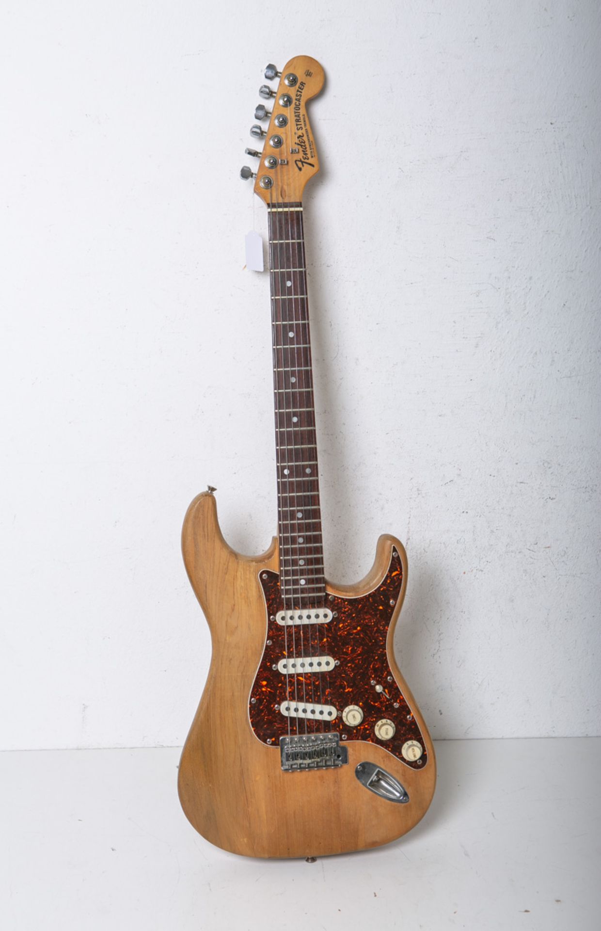 E-Gitarre "Fender Stratocaster Synchronized Tremolo" (China) - Bild 2 aus 2