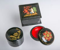 Konvolut von 3 Lackdöschen