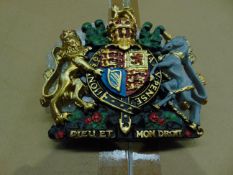 SMALL HAND PAINTED ROYAL CREST