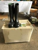 5 Pairs Unissued Oil/Chemical Resistant Rubber Boots ( Wellingtons ) Size 10 in original packing