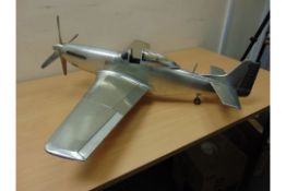 SUPERB DETAILED SCALE MODEL OF WW2 P51 MUSTANG IN POLISHED ALUMINIUM WITH RETACTABLE UNDERCARIAGE