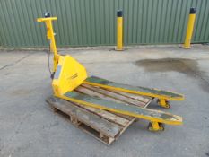 Ex Reserve 1,360Kg Hand Pallet Truck (60 inch Forks)