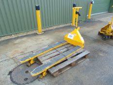 Ex Reserve 1,360Kg Hand Pallet Truck (60 inch Forks)