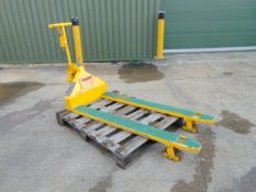 Ex Reserve 1,360Kg Hand Pallet Truck (60 inch Forks)