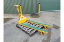 Ex Reserve 1,360Kg Hand Pallet Truck (60 inch Forks)