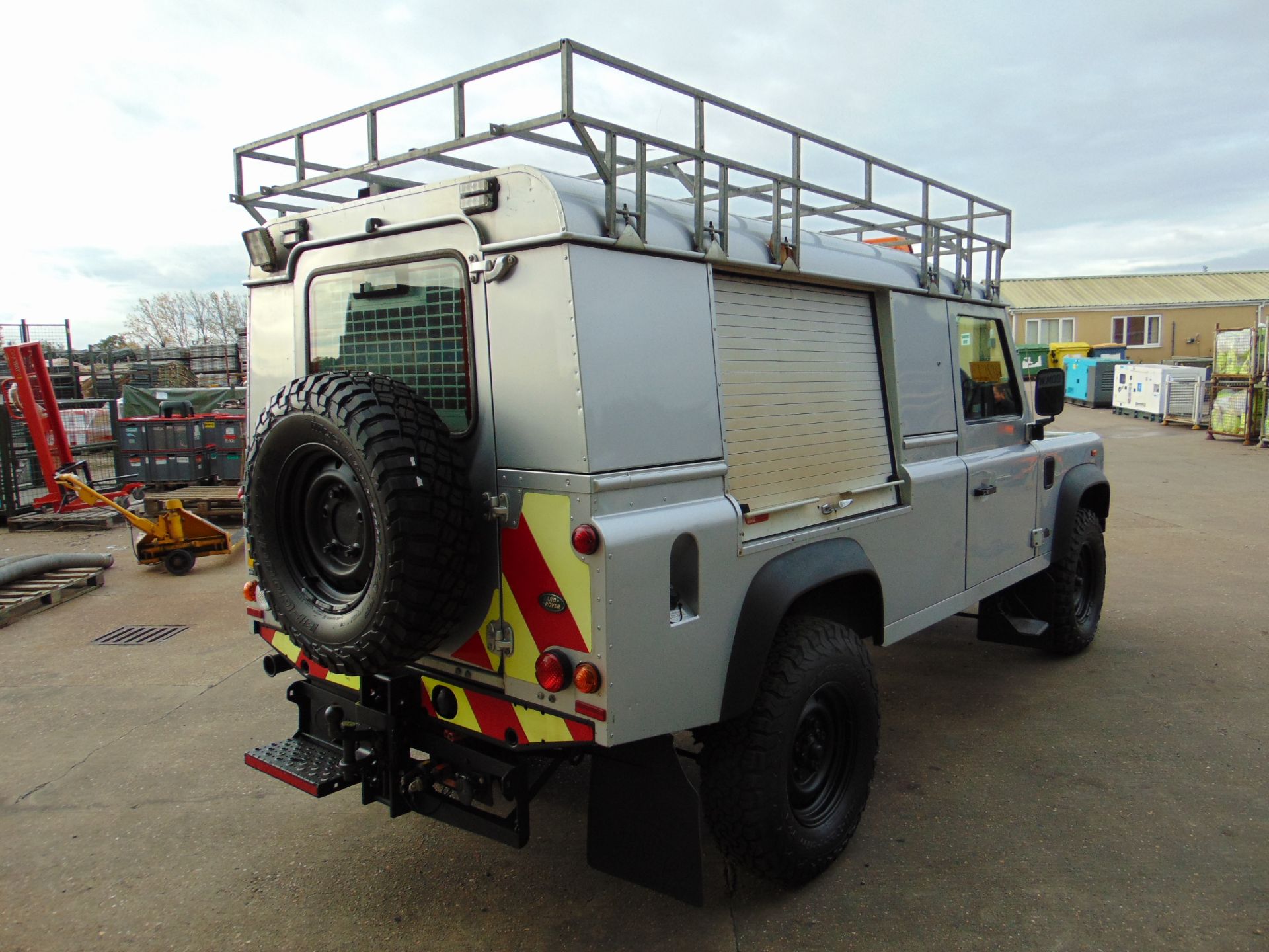1 Owner 2013 Land Rover Defender 110 Puma hardtop 4x4 Utility vehicle ONLY 88,392 MILES! - Image 9 of 39