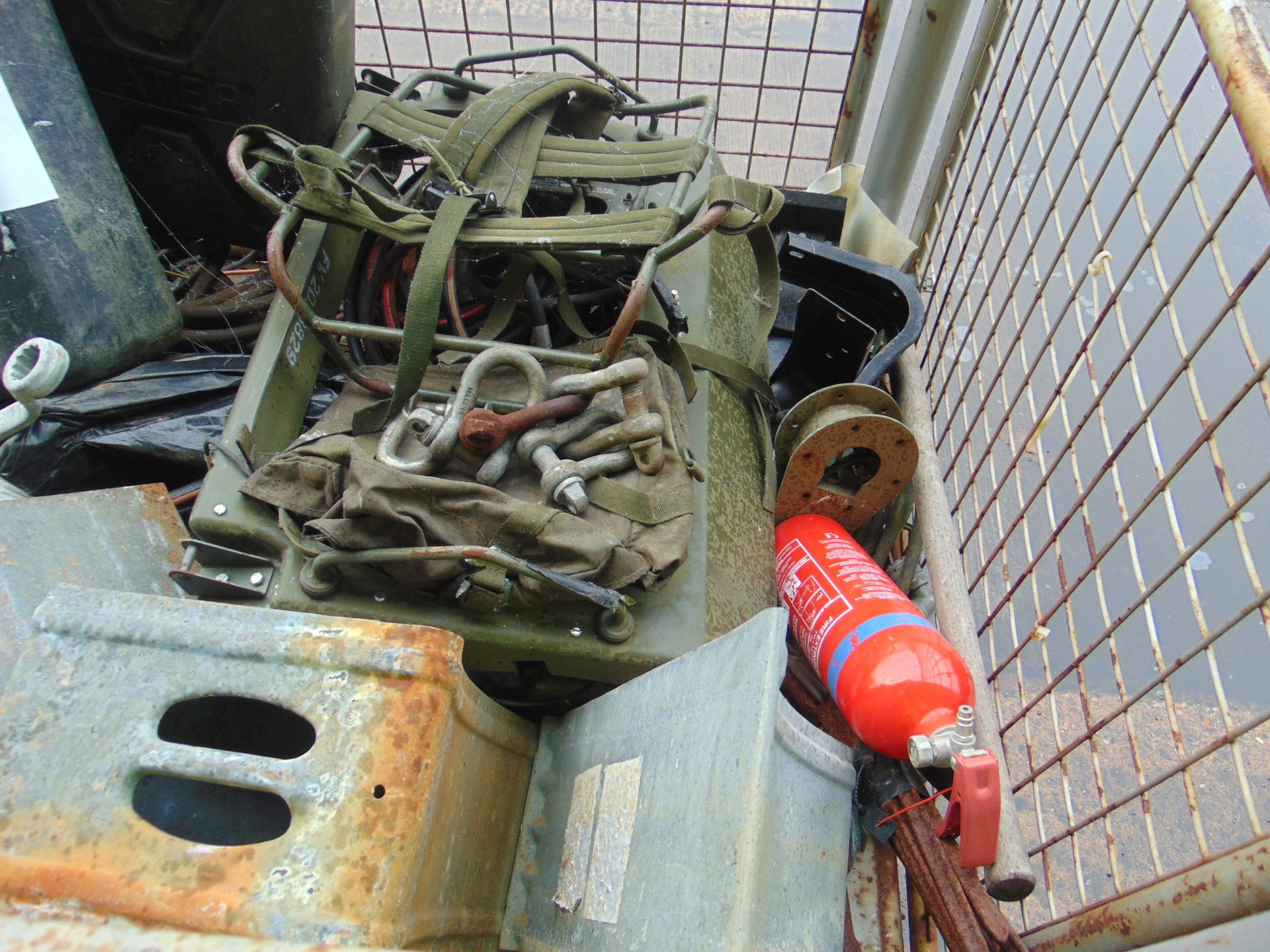 1 x Stillage of FV/Vehicle CES Equipment Inc, Tools, Jacks, Radio Equ Etc - Image 3 of 4