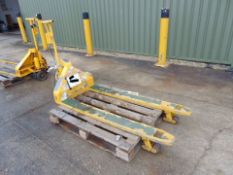 Ex Reserve 1,360Kg Hand Pallet Truck (60 inch Forks)