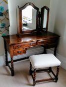 A Harrods Royal Oak Furniture dressing table with adjustable free-standing mirror, 69 h x 110 w,