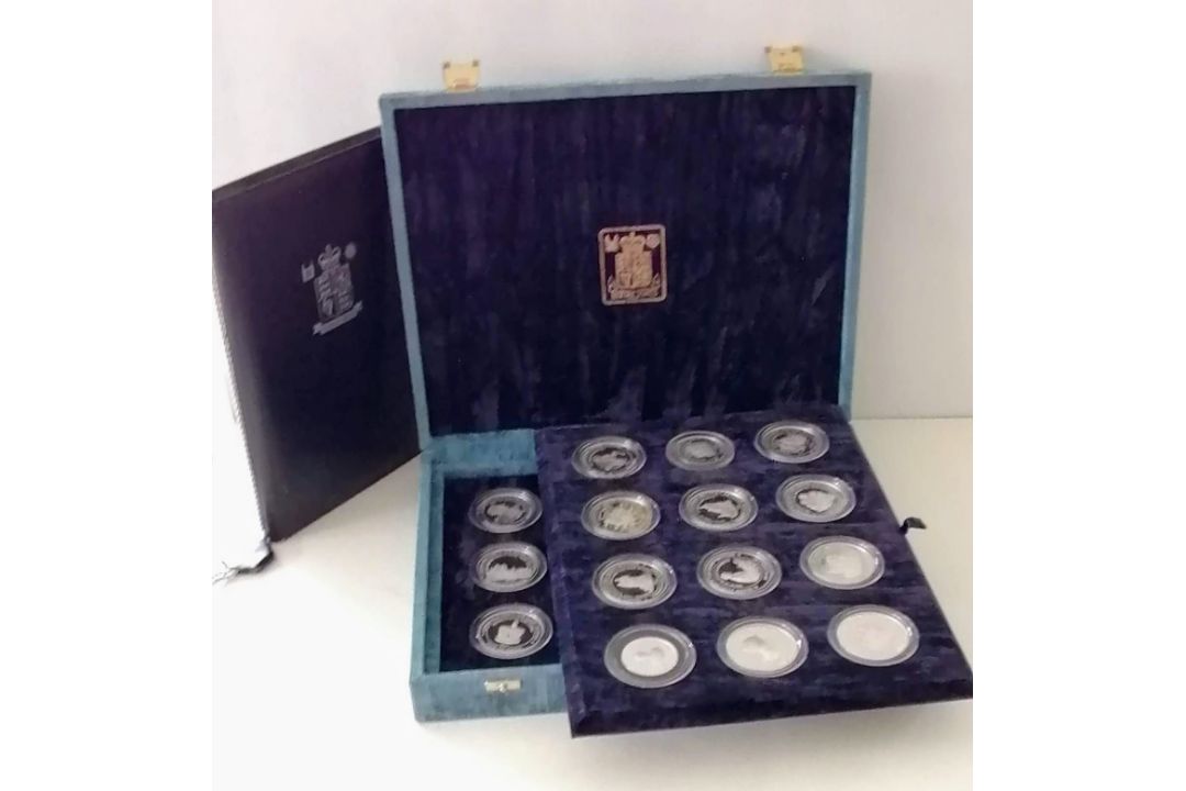 The Royal Mint, Her Majesty Queen Elizabeth, The Queen Mother Lady of The Century Silver Proof - Image 1 of 6