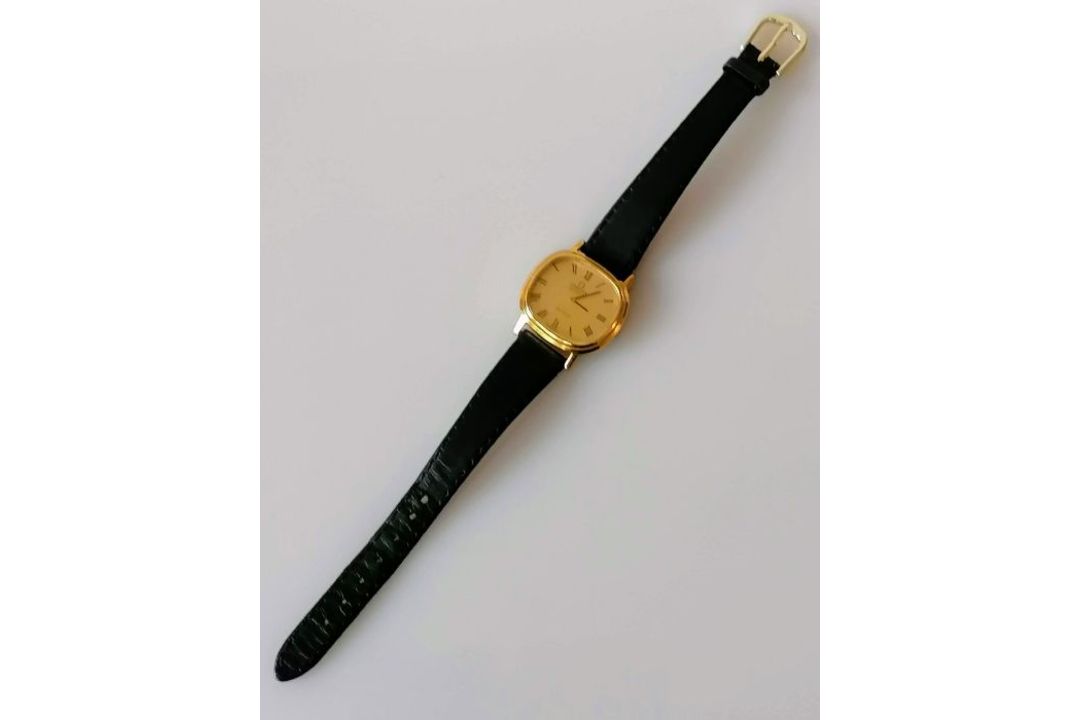 An Omega de Ville quartz gold plated gents wristwatch, push button style crown with replacement leat - Image 3 of 3