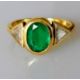 An emerald and diamond gold ring, the oval emerald approximately 8 x 6 mm - Image 5 of 5