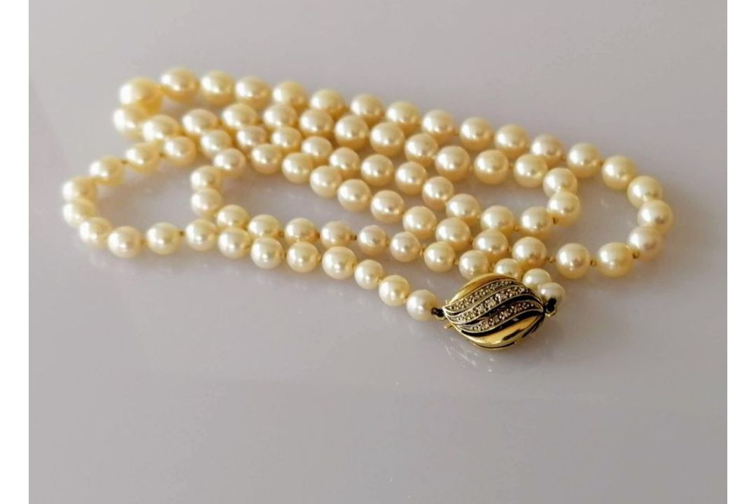 A mid-century single row of eighty-three cultured pearls, measuring from 5.62mm to 9.05mm - Image 3 of 3