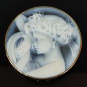 Kamee-Brosche, Fassung 585/14K Gelbgold (punziert), Gesamtgewicht 22,57g, betitelt "Anna-Bella", Mo