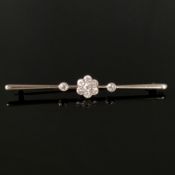 Antike Stabbrosche, um 1900, 585/14K Weiß-/Gelbgold (getestet, Nadel divers), 4,16g, mittig Blume a