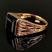 Design-Granatring, 585/14K Gelbgold (punziert), Gesamtgewicht 4,8g, mittig rechteckig facettierter