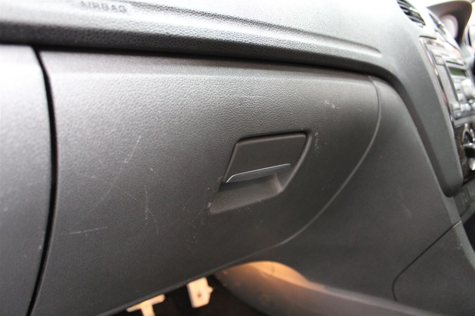 06 06 Ford Focus Ghia - Image 8 of 33