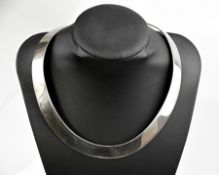 BREITE HALSSPANGE