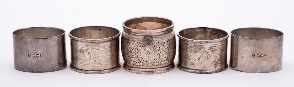 A George V silver napkin ring, maker Josiah Williams & Co, London,