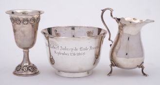 A George V silver sugar basin, maker Stokes & Ireland Ltd, Chester, 1923: inscribed,