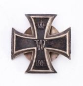 An Imperial German 1914 Iron Cross: 1st Class, of convex shape, plate and screw back stamped 800.