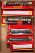 Hornby Railways HO/OO scale A boxed group of passenger coaches: including four SR green coaches