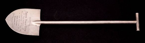 A George V silver presentation silver spade, maker Goldsmiths & Silversmiths Co Ltd, London,