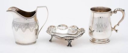 An Elizabeth II silver mug, maker James Dixon & Sons, Sheffield, 1955: initialled,