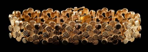A 1970s 9 carat gold bracelet by David Shackman & Sons,