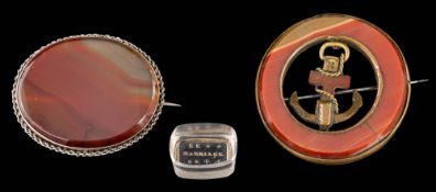 An agate brooch,: the circular agate brooch with an anchor to the centre,