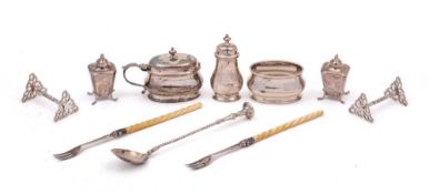 A mixed collection of silver wares,